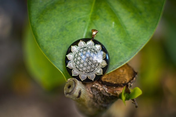 orgonite-pendant-sun-flower-of-life-simple (1)