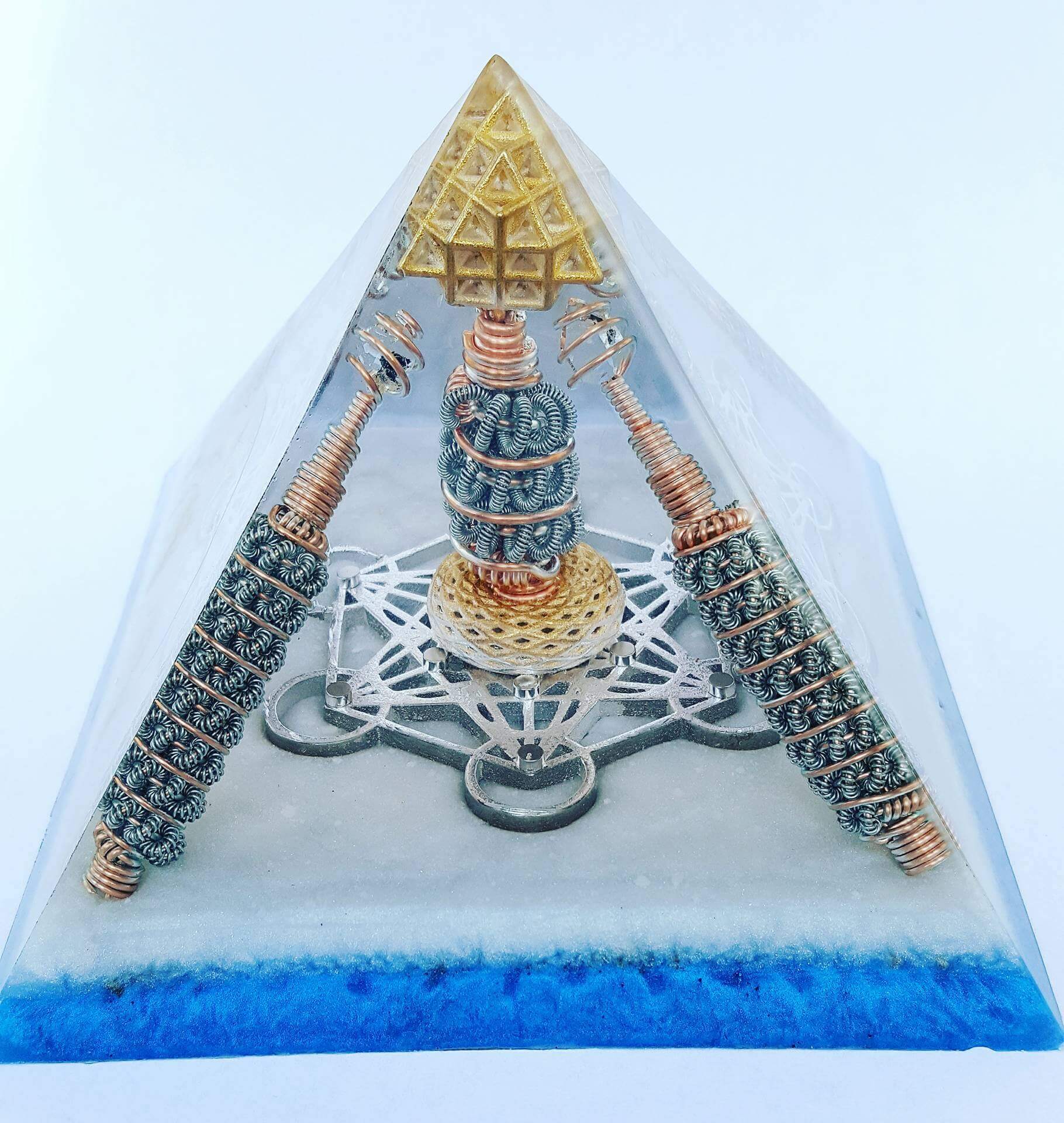 orgonite-pyramid-large-metatron-light-body-0 (1)